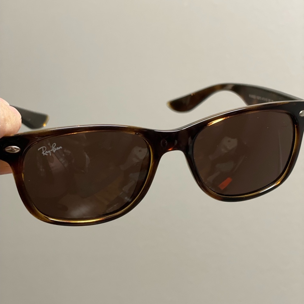 Tortoise shell kids Ray Ban sunglasses wayfarer style